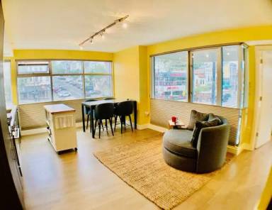 Main picture of 203 Market St