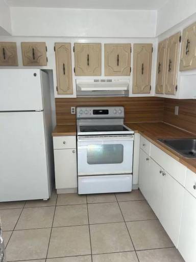 Main picture of 13962 NE 2nd Ct