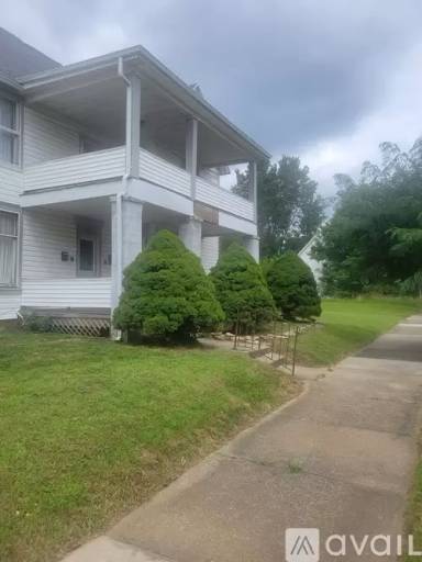 Main picture of 1120 S Center St
