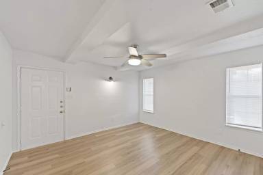 Main picture of 1106 Stonehaven Blvd