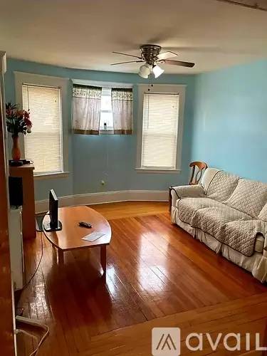 Main picture of 40 Woodbine St