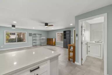 Main picture of 114 NE 4th Ave