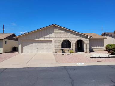 Main picture of 736 S 76th Pl