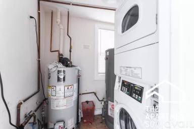 Main picture of 2911 N Ridgeway Ave