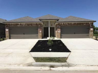 Main picture of 411 Jack Rabbit Ln