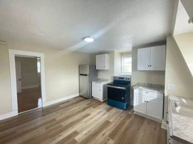 Main picture of 341 Hanover St