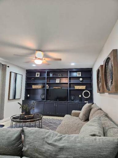 Main picture of 101 W Camellia Ave
