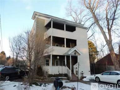 Main picture of 22 Curtiss St