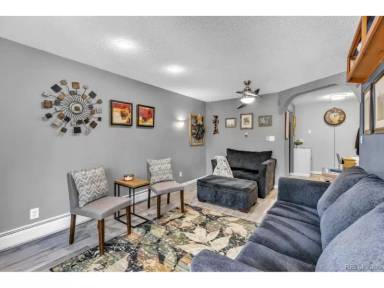 Main picture of 1250 Golden Cir