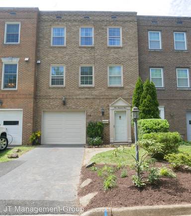 Main picture of 104 Slack Ln NE