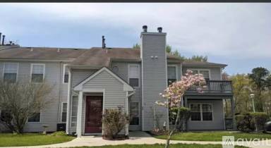Main picture of 376 Hampton Pl