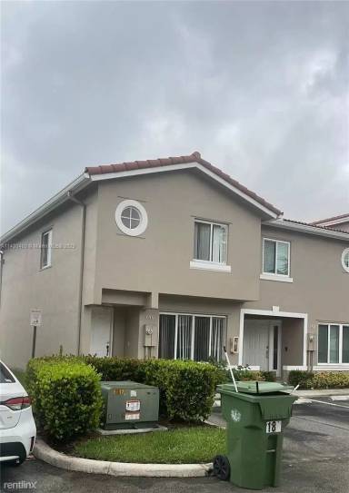Main picture of 180 Riviera Cir