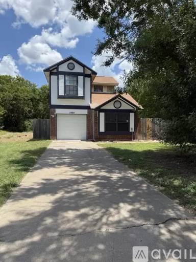 Main picture of 1904 Dickens Dr