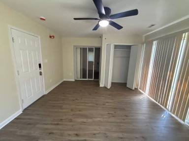 Main picture of 15519 Plainview Ave