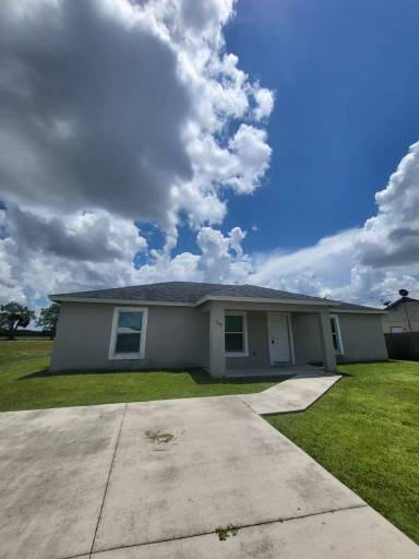 Main picture of 5012 Dolphin Ct
