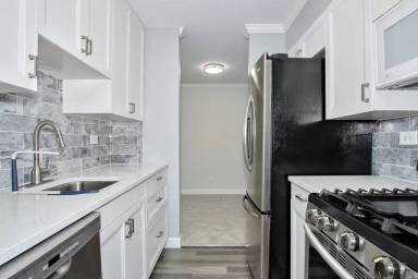 Main picture of 5 Oak Creek Dr