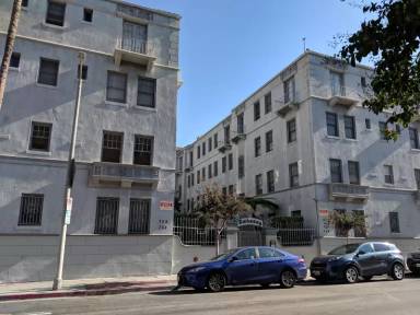 Main picture of 704 S Mariposa Ave