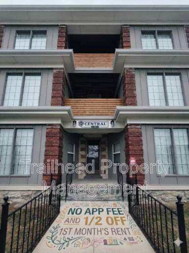 Main picture of 3227 Central St