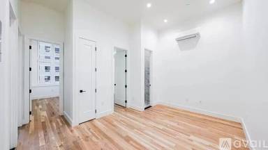 Main picture of 355 Grove St
