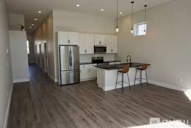 Main picture of 5904 Denison Ave