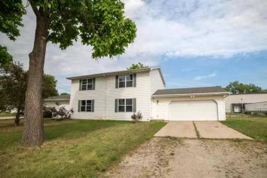 Main picture of 210 2nd Ave