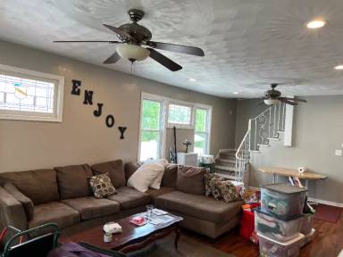 Main picture of 45 N Welles Ave