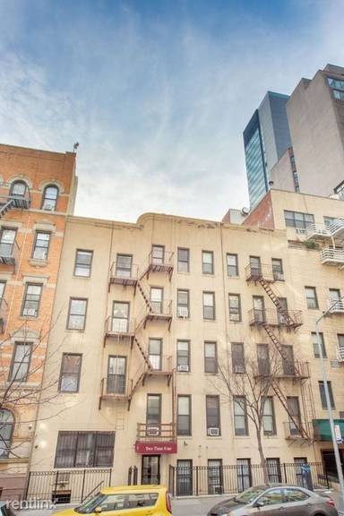Main picture of 234 E 52nd St
