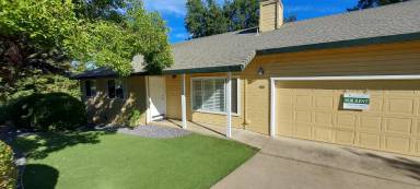 Main picture of 2592 Country Club Dr