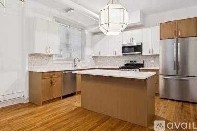 Main picture of 531 Hinman Ave