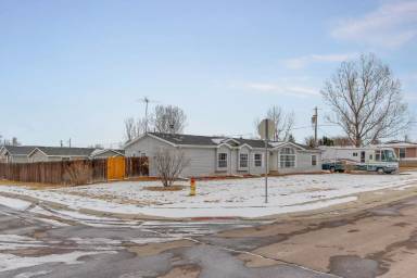 Main picture of 555 2nd Ave