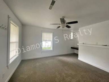 Main picture of 908 W Harrison St