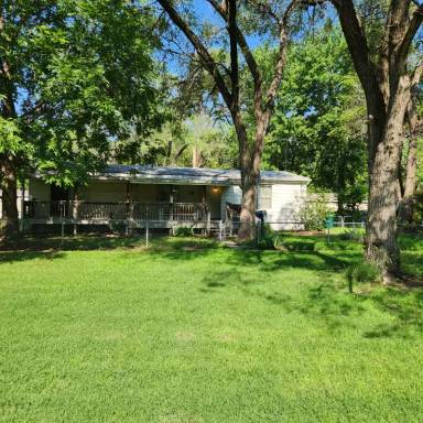 Main picture of 1912 W MacArthur Rd