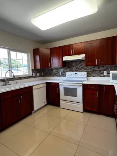Main picture of 3470 Pahoa Ave