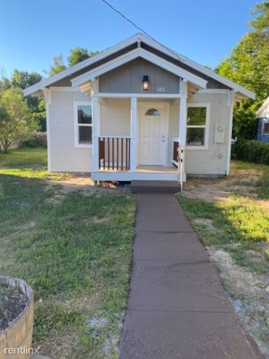 Main picture of 320 W 1st St