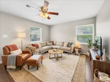 Main picture of 1215 Lowe St