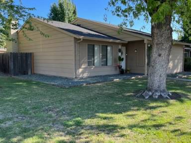 Main picture of 3339 Riverton Way