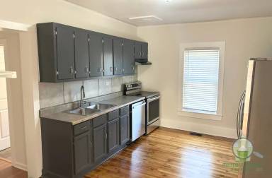Main picture of 25 W Main St