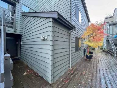 Main picture of 6 Lake Bellevue Dr