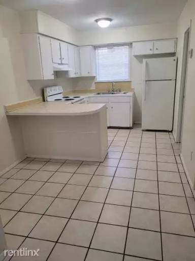 Main picture of 2200 Roberts Ave