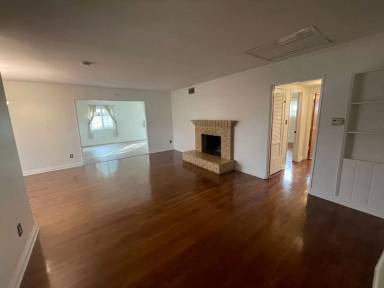 Main picture of 5111 E Falls View Dr