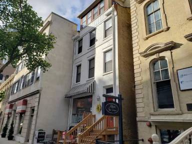 Main picture of 771 N Jefferson St