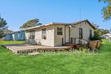 Main picture of 40542 W 3rd Ave