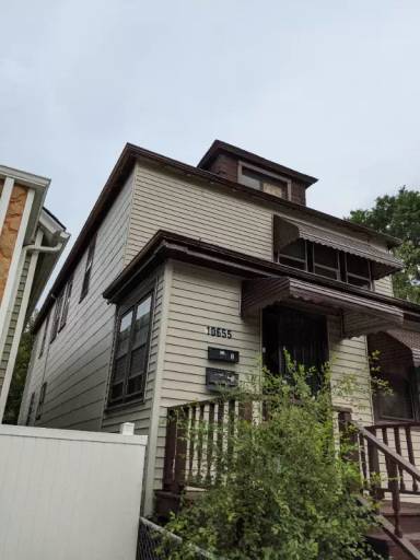 Main picture of 10655 S Hoxie Ave