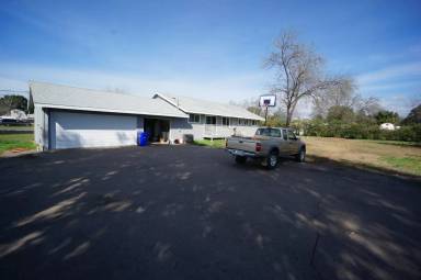 Main picture of 1414 Barnett Rd