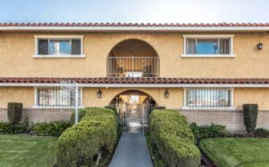 Main picture of 11714 Bellflower Blvd