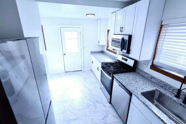 Main picture of 450 Stanton Ave