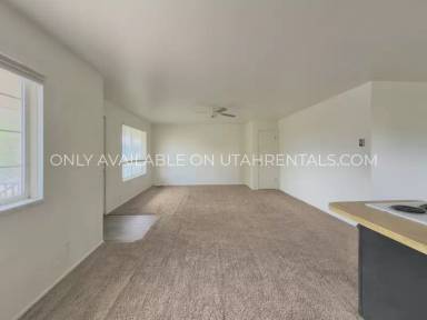 Main picture of 10 S Main St
