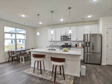 Main picture of 2603 Geranium Way