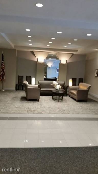 Main picture of El Lago