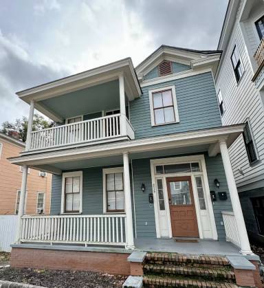 Main picture of 215 W Anderson St